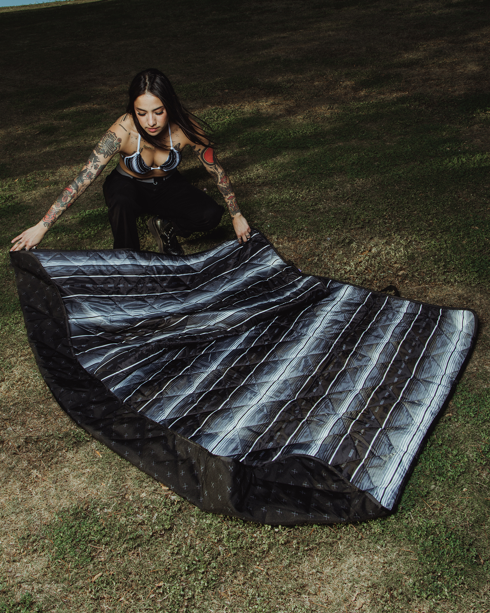 Serape Adventure Blanket - Black