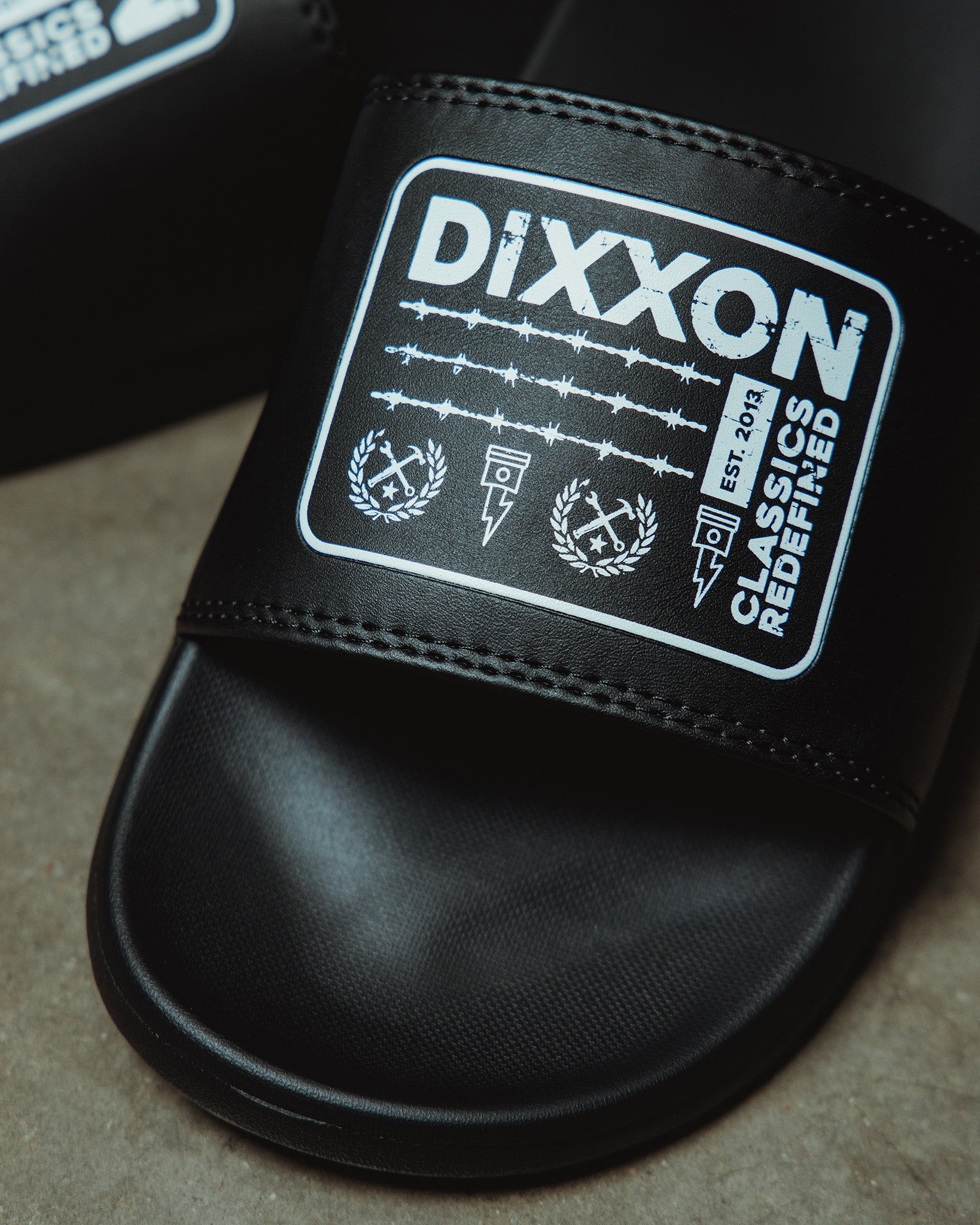 Barbed Slides - White & Black - Dixxon Flannel Co.