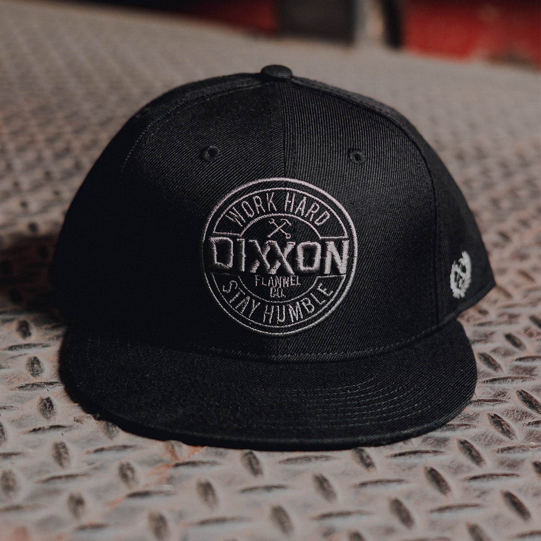 Grey Corpo Flat Bill Snapback - Black | Dixxon Flannel Co. – DIXXON UK